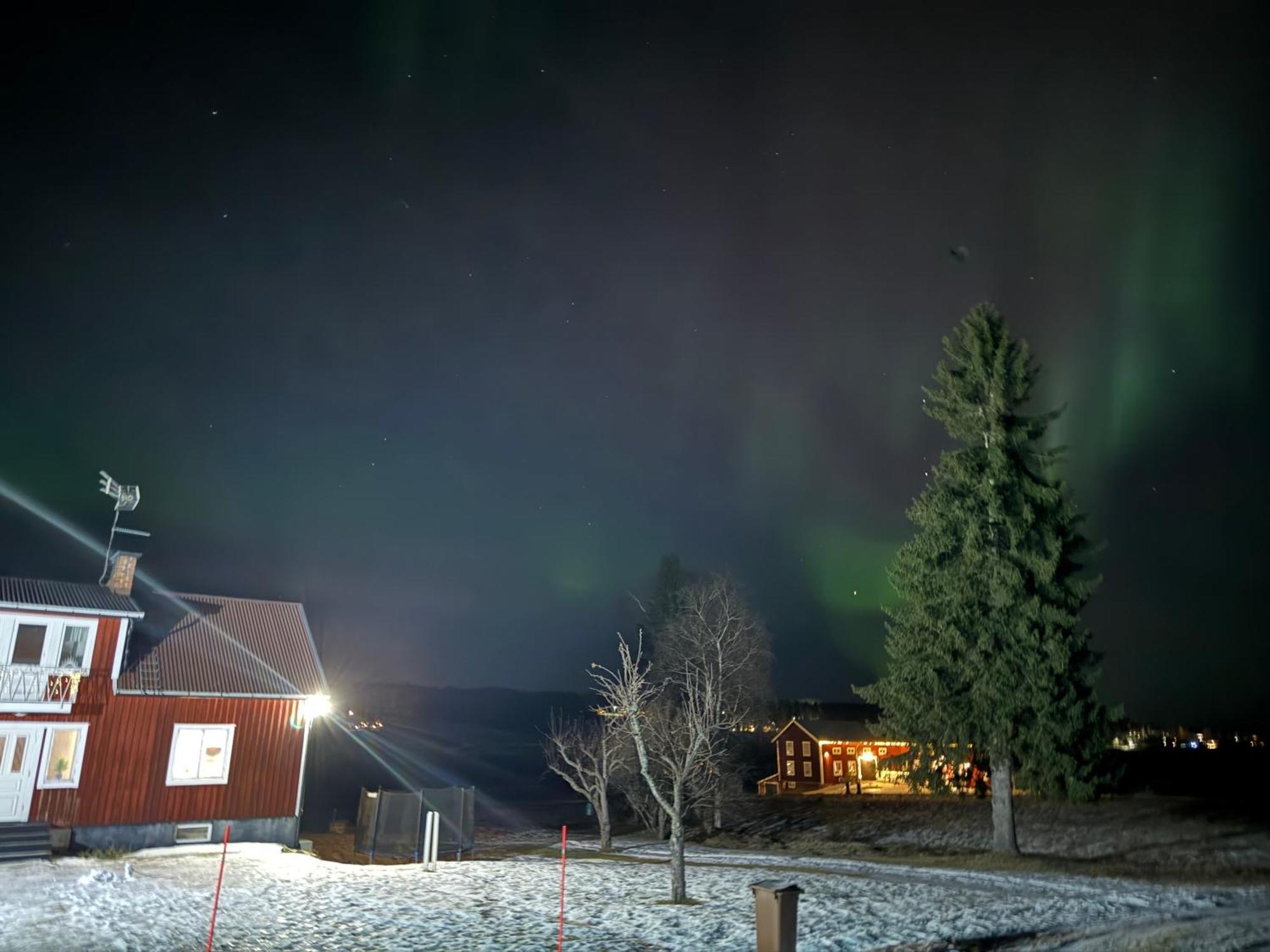 Ett hus med 3 sovrum med supersnabba internet fiberanslutningen 1000mb-100mb i Hög, 7 minuter från Hudiksvall Exteriör bild