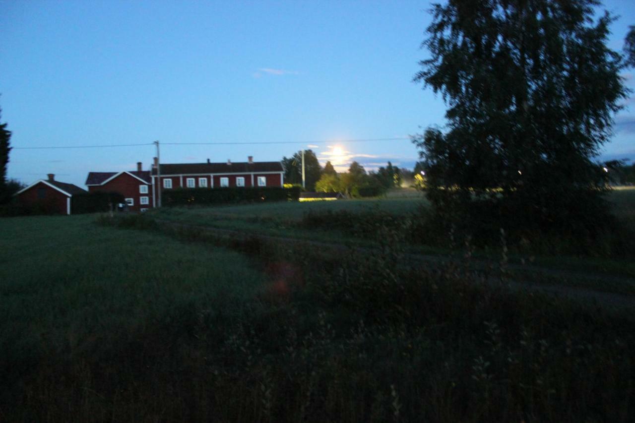 Ett hus med 3 sovrum med supersnabba internet fiberanslutningen 1000mb-100mb i Hög, 7 minuter från Hudiksvall Exteriör bild
